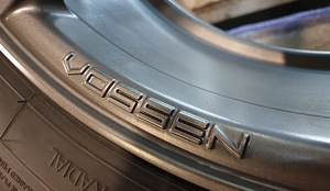 Оригинальные Vossen 20" 5x130 с шиной 33" (305/55R20) (8 фото из 10)