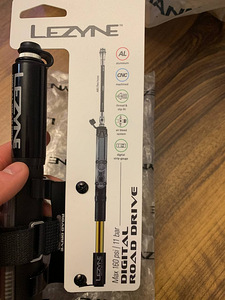 Jalgrattapump LEZYNE DIGITAL ROAD DRIVE (3 foto / 3)