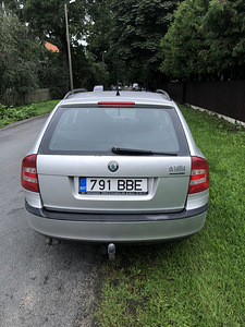 Skoda Octavia universaal diisel (5 foto / 10)