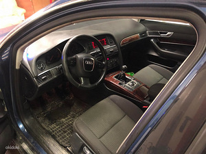 Audi a6 quattro manuaal (2 foto / 8)