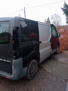 Opel Vivaro 2,5 (4 foto / 4)