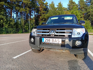 Mitsubishi Pajero (4 foto / 6)
