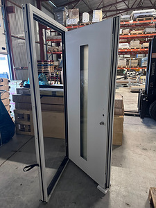 Алюминиевая входная дверь с защитой от замерзания, рама Д 980 x В 2135 м