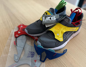 Кроссовки asics трансформеры (1 фото из 2)
