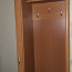 Шкаф со сдвижной дверью и зеркалом (фото #1)