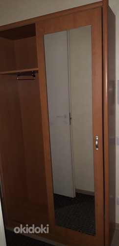 Шкаф со сдвижной дверью и зеркалом (фото #6)