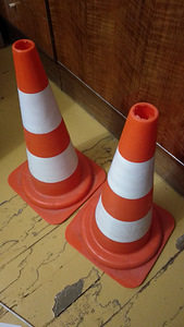 Liikluskoonused. Paks plastik. (1 foto / 3)