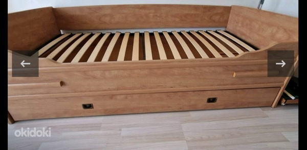 Кровать 120×200 в хорошем состоянии 2 шкафа и стол (фото #1)