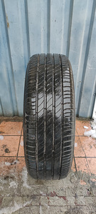 Резина Michelin 225/65 R17 (2 фото из 8)