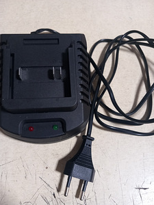 Akulaadija Robota DC-CH18V (1 foto / 2)