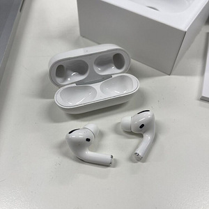 LOT! Apple AirPods Pro MagSafe juhtmevabad kõrvaklapid (7 foto / 9)