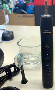 LOT! Elektriline hambahari Philips Sonicare DiamondClean9000 (6 foto / 7)