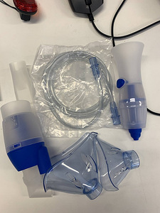 LOT! Omron X102 Total 2-in-1 nebulisaator ihalaator (6 foto / 6)