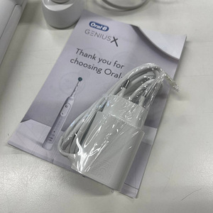 LOT! Oral-B GeniusX elektriline hambahari laetav reisikohver (4 foto / 10)