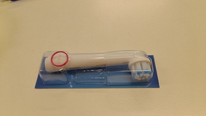 LOT! Oral-B GeniusX elektriline hambahari laetav reisikohver (10 foto / 10)