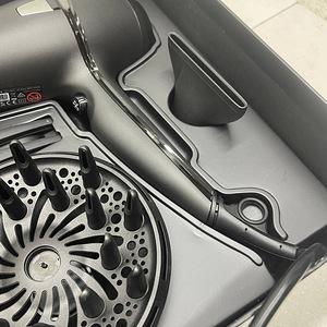 Комплект фена ghd 2100W (10 фото из 10)