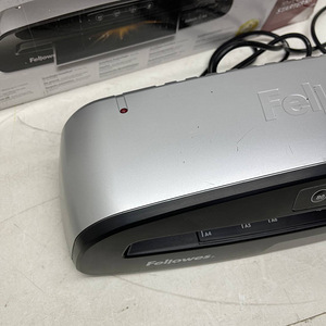 Ламинатор Fellowes Saturn 3i A4 (6 фото из 10)