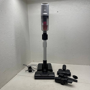 LOT! AEG ANIMAL 8000 AP81AB25UG Juhtmeta tolmuimeja (3 foto / 10)