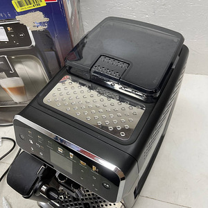 LOT! PHILIPS kohvimasin 5400 seeria EP5447 (9 foto / 10)