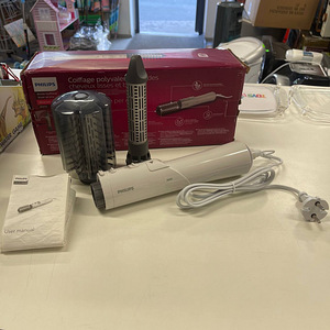 LOT! Philips AirStyler Serie 7000 BHA710 Föön koolutaja (3 foto / 10)