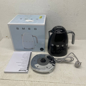 Чайник Smeg KLF03BLEU 1,7 л (3 фото из 10)