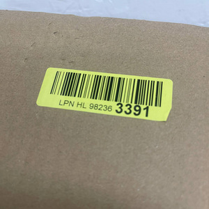 Пылесос Amazon Basics с мешком 700 Вт, 1,5 л (10 фото из 10)