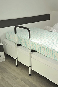 LOT! Tugikäepide voodile reguleeritav abivahend (2 foto / 5)