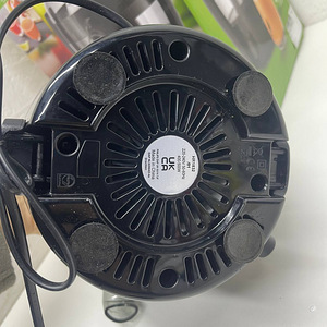 Соковыжималка Philips HR1832/00, 1,5 л, 500 Вт (9 фото из 10)