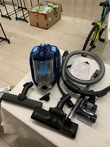 МНОГО! Пылесос без мешка Rowenta Swift Power Cyclonic 750 Вт (2 фото из 9)