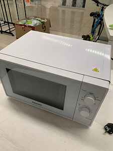 LOT! Mikrolaineahi Panasonic NN-K10JWMEPG Grill 1000W 20L (10 foto / 10)