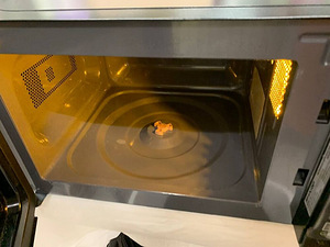 LOT! UUS Sharp R642BKW Mikrolaineahi 20 L, 800 W (3 foto / 10)