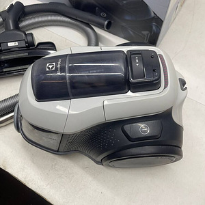 Пылесос Electrolux PC91-4MG 1,6 л без мешка (6 фото из 10)