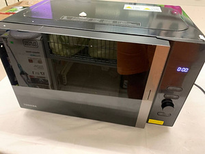 LOT! Toshiba 800w 20L mikrolaineahi MV-AM20T(BK) (7 foto / 8)