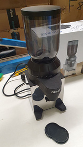 LOT! Graef CM 820 кофемолка с дисковым измельчителем 128 Вт (8 фото из 9)