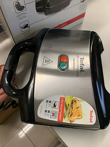 Бутербродница Tefal SM1552, 700 Вт (3 фото из 6)