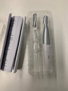 LOT! Braun Eye Brow Trimmer (2 foto / 4)