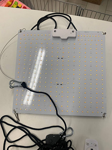 LOT! BOSYTRO 700 W taimelamp LED taimevalgusti (2 foto / 3)