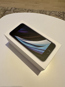 iPhone SE 2020, 64GB (4 foto / 5)