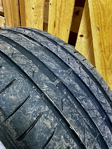 Suverehvid Kumho 245/45 ZR18 (2 foto / 4)