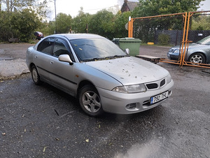 MITSUBISHI CARISMA (2 foto / 2)