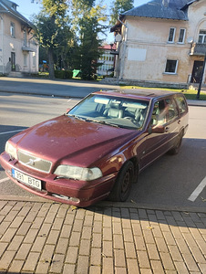 Volvo v 70 (1 фото из 4)