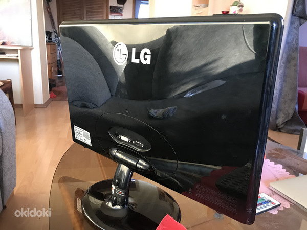 LG Flatron E2250T, Full HD LED LCD monitor (фото #2)
