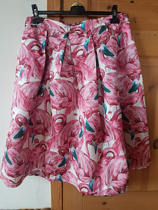 Новая юбка с рисунком фламинго размеров M и XL (см. размер)