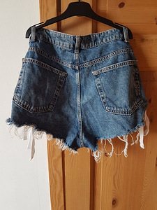 Lühikesed teksad/püksid s 38 (M) (2 foto / 2)