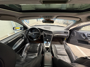 Volvo V70 Summum (5 foto / 9)