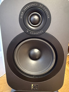 Kõlarid Q Acoustcs 3020 + võimendi NAD 320BEE (5 foto / 9)