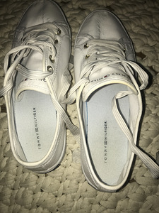 Tommy Hilfiger tennised (3 foto / 6)