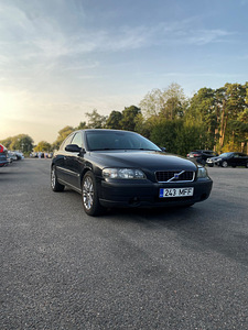 Volvo s60 (1 фото из 9)