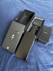 Samsung Galaxy S20 (kriimudeta, komplektne, lisadega) (6 foto / 7)