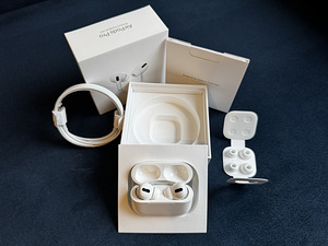 Apple AirPods Pro + Wireless Charging Case (originaal) (2 foto / 3)